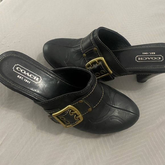 Shoes - Picture 4 of 5